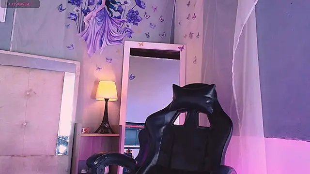 Snapshot of Emily_Castillo_1 chatting on April 11, 2026, 4:53 am Emily Castillo 1 online show from April 11, 2026, 4:53 am