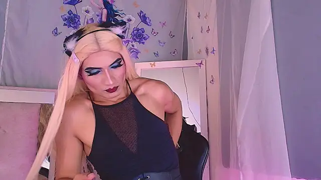 Snapshot of Emily_Castillo_1 chatting on March 21, 2026, 5:08 am Emily Castillo 1 online show from March 21, 2026, 5:08 am