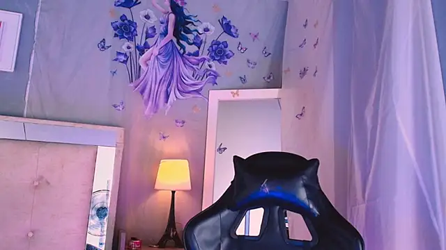 Snapshot of Emily_Castillo_1 chatting on April 7, 2026, 4:36 am Emily Castillo 1 online show from April 7, 2026, 4:36 am