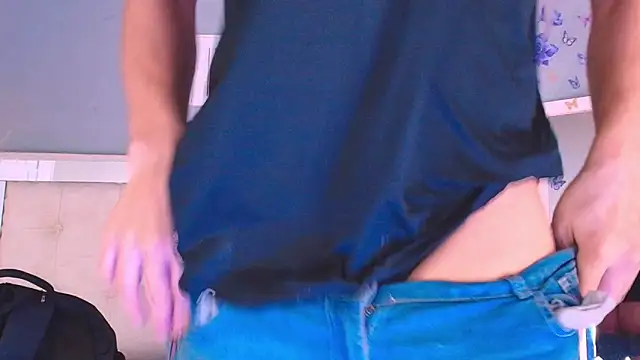 Snapshot of Emily_Castillo_1 chatting on April 10, 2026, 4:41 am Emily Castillo 1 online show from April 10, 2026, 4:41 am