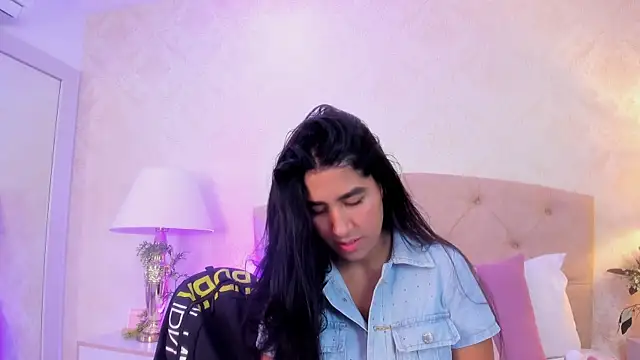 Snapshot of Mia_Montess chatting on July 2, 2026, 12:44 pm Mia Montess online show from July 2, 2026, 12:44 pm