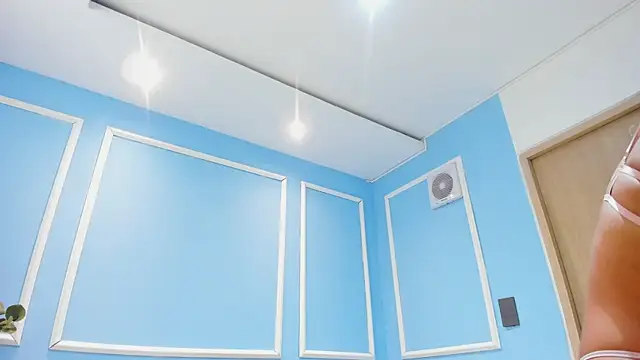 Snapshot of Lucy_Canel chatting on October 17, 2025, 7:26 pm Lucy Canel online show from October 17, 2025, 7:26 pm