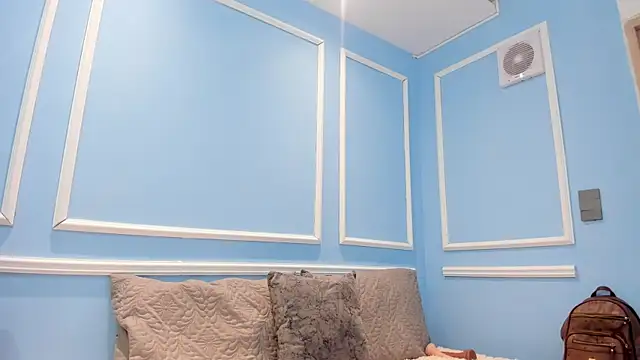 Snapshot of Lucy_Canel chatting on October 15, 2025, 7:33 pm Lucy Canel online show from October 15, 2025, 7:33 pm