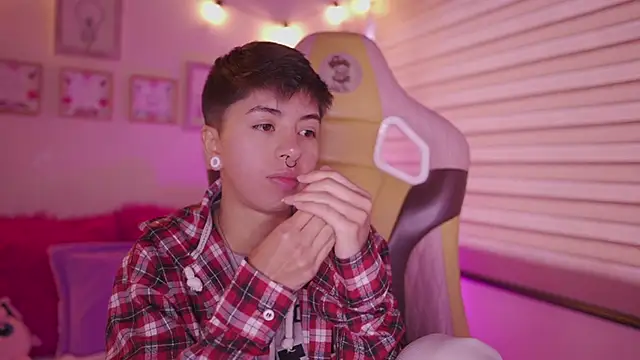 tommy blue online show from March 19, 2026, 12:38 pm