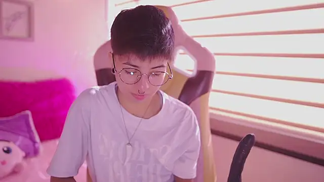 tommy blue online show from April 14, 2026, 12:54 pm