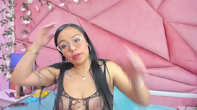 Snapshot of _Violeta_18 chatting on September 9, 2025, 4:44 am Violeta 18 online show from September 9, 2025, 4:44 am