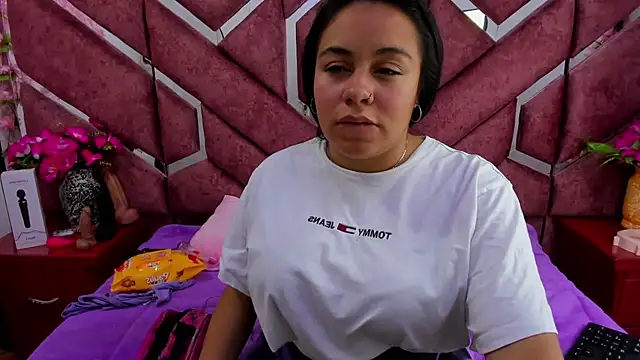  Violeta 18 online show from November 28, 2025, 3:28 am