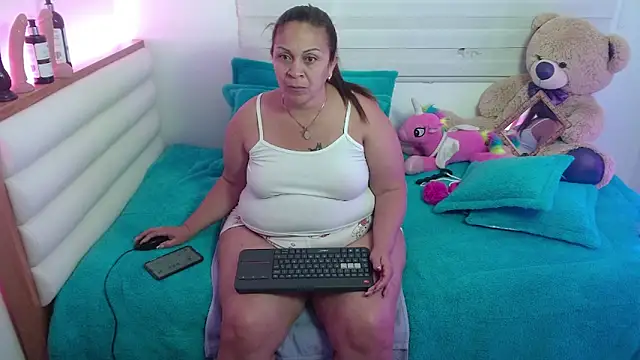 scarlettbooty online show from May 7, 2026, 9:56 am