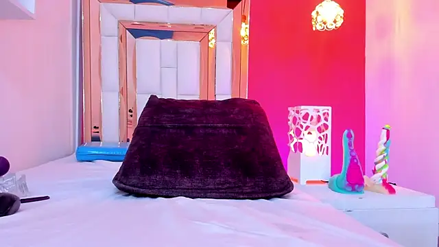 Snapshot of Tifany_69_ chatting on October 4, 2025, 7:37 pm Tifany 69 online show from October 4, 2025, 7:37 pm