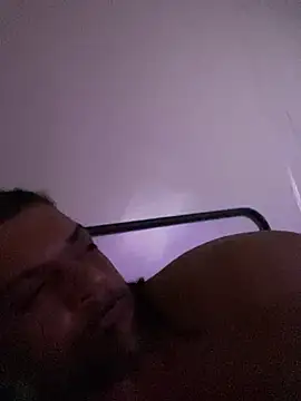 Nitobooy77 online show from April 16, 2026, 6:36 am