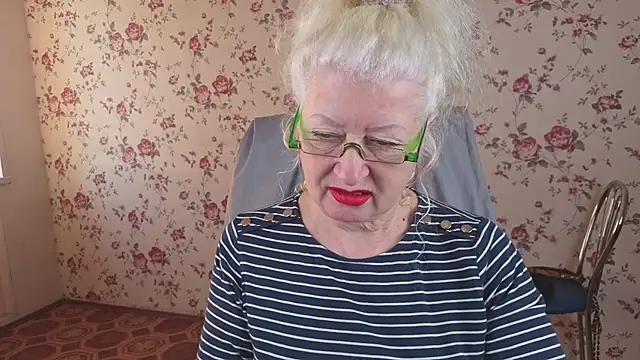 Maya Mayflower online show from October 17, 2025, 4:05 am