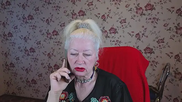 Maya Mayflower online show from November 30, 2025, 4:57 am