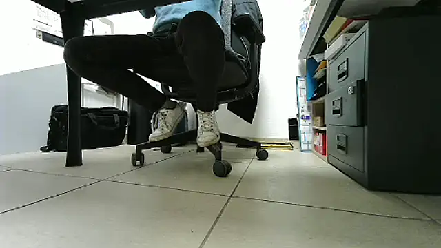 GM51-1988 online show from October 22, 2025, 4:17 pm