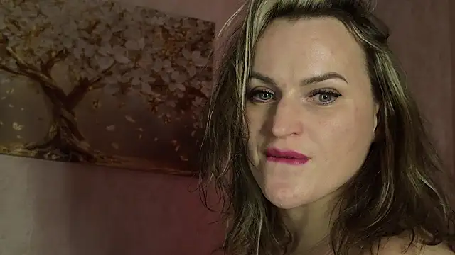 Snapshot of Anya-Sweet chatting on November 20, 2025, 4:29 pm Anya-Sweet online show from November 20, 2025, 4:29 pm