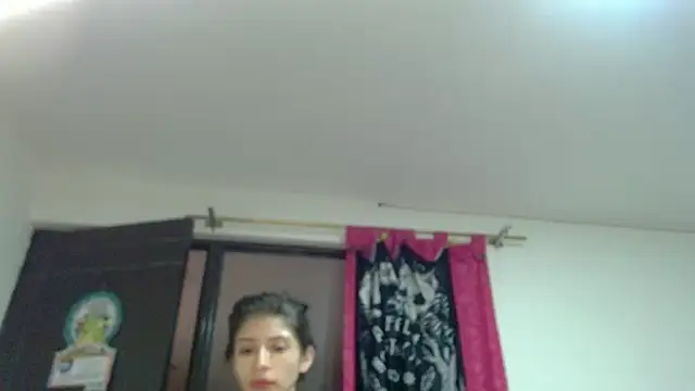 KratosAfroditacs online show from December 18, 2025, 4:44 pm