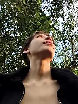 Snapshot of KratosAfroditacs chatting on April 9, 2026, 10:38 pm KratosAfroditacs online show from April 9, 2026, 10:38 pm