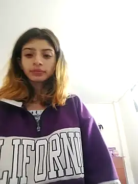 Snapshot of KratosAfroditacs chatting on March 2, 2026, 10:38 pm KratosAfroditacs online show from March 2, 2026, 10:38 pm