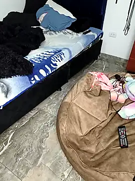 Snapshot of KratosAfroditacs chatting on April 10, 2026, 7:43 pm KratosAfroditacs online show from April 10, 2026, 7:43 pm