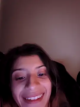 Snapshot of KratosAfroditacs chatting on April 5, 2026, 7:48 am KratosAfroditacs online show from April 5, 2026, 7:48 am