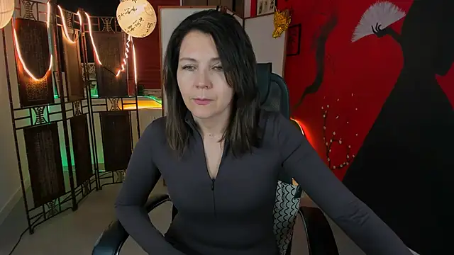 Snapshot of NicoleHitman chatting on March 17, 2025, 5:12 am NicoleHitman online show from March 17, 2025, 5:12 am