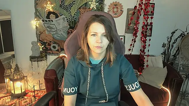 Snapshot of NicoleHitman chatting on March 6, 2025, 9:25 am NicoleHitman online show from March 6, 2025, 9:25 am