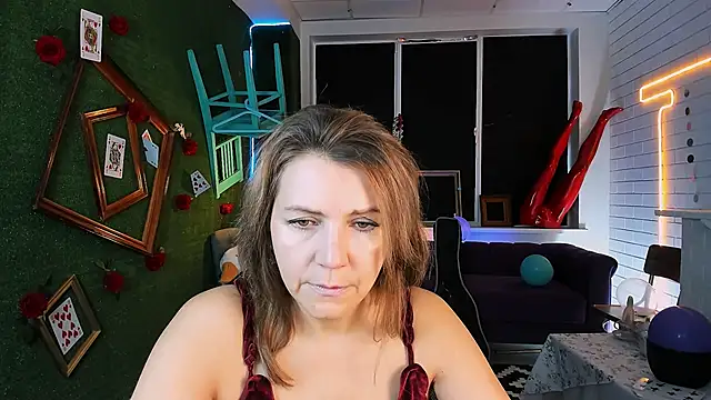 Snapshot of NicoleHitman chatting on October 3, 2025, 9:33 am NicoleHitman online show from October 3, 2025, 9:33 am