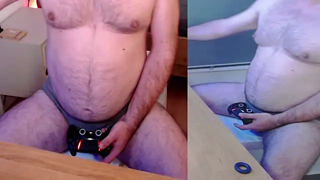 BiggedyBear online show from November 8, 2025, 1:53 am