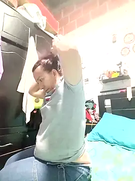 Snapshot of Antonela45 chatting on March 25, 2026, 2:44 am Antonela45 online show from March 25, 2026, 2:44 am