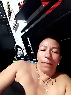 Snapshot of Antonela45 chatting on February 28, 2026, 2:33 am Antonela45 online show from February 28, 2026, 2:33 am