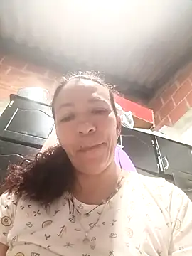 Snapshot of Antonela45 chatting on February 25, 2026, 2:01 am Antonela45 online show from February 25, 2026, 2:01 am