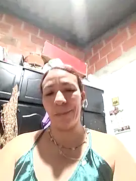 Snapshot of Antonela45 chatting on April 1, 2026, 12:57 am Antonela45 online show from April 1, 2026, 12:57 am