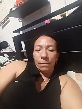 Snapshot of Antonela45 chatting on June 1, 2026, 12:44 am Antonela45 online show from June 1, 2026, 12:44 am