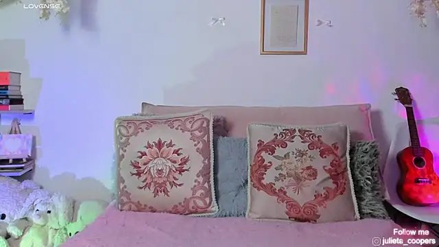 julieta cooper20 online show from March 27, 2026, 4:10 am