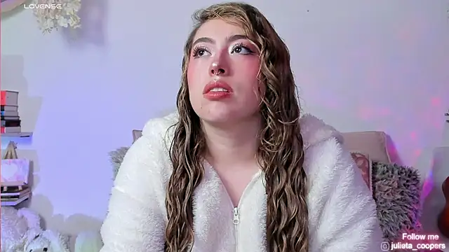 julieta cooper20 online show from March 13, 2026, 3:44 am