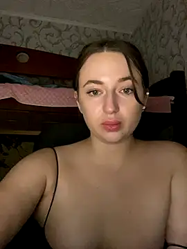 AlisaQSky online show from October 17, 2025, 8:43 pm