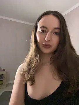 AlisaQSky online show from December 16, 2025, 4:22 pm