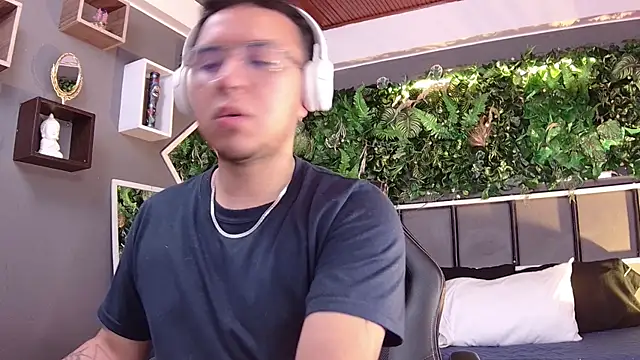 alex  montesco online show from March 6, 2025, 12:52 pm