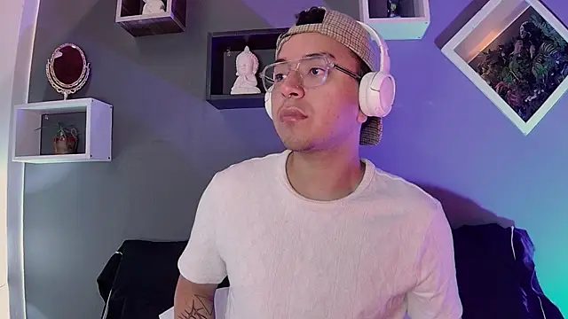 alex  montesco online show from March 20, 2025, 11:49 am