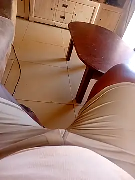 Snapshot of Latte1204 chatting on March 19, 2025, 12:45 pm Latte1204 online show from March 19, 2025, 12:45 pm