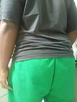 Snapshot of Latte1204 chatting on September 24, 2025, 5:19 pm Latte1204 online show from September 24, 2025, 5:19 pm