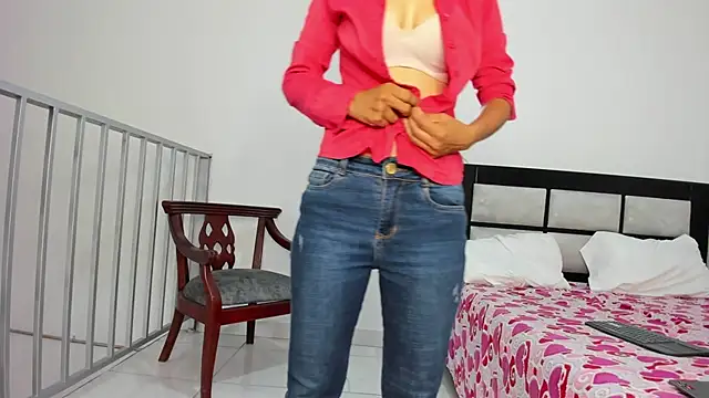 Snapshot of cowmarce chatting on May 10, 2026, 1:14 pm cowmarce online show from May 10, 2026, 1:14 pm