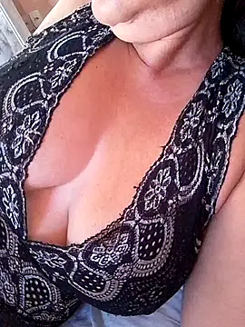 Sandra42 online show from January 8, 2026, 9:37 am