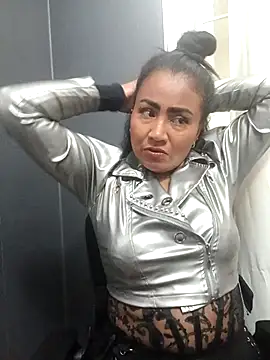 Snapshot of Ariana_Rodriguez chatting on February 17, 2026, 4:15 pm Ariana Rodriguez online show from February 17, 2026, 4:15 pm