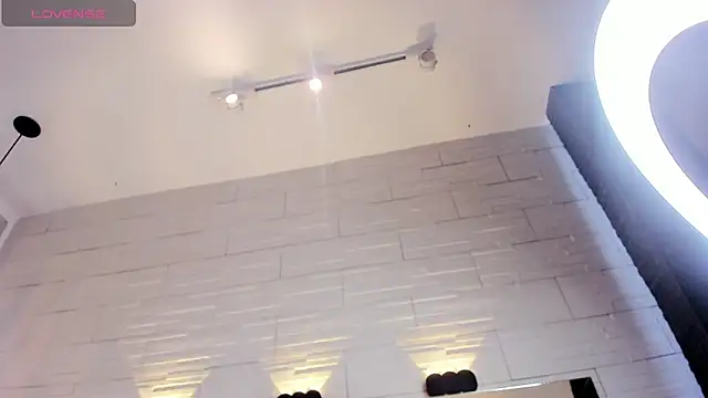 jade heartt online show from April 6, 2026, 7:04 pm