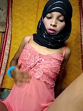 Cutesoma01 online show from September 19, 2025, 5:06 pm