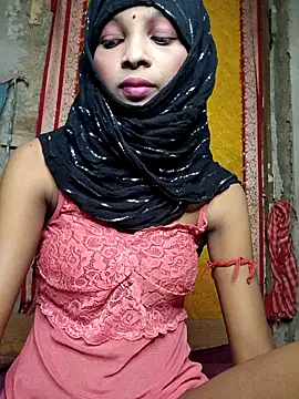 Cutesoma01 online show from October 6, 2025, 4:52 pm