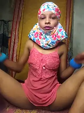 Cutesoma01 online show from May 5, 2026, 11:08 pm