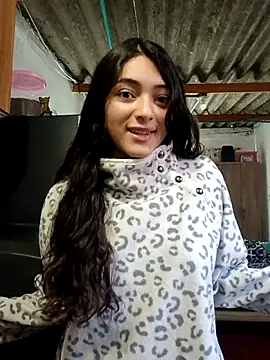 Valen Person online show from November 12, 2025, 4:22 pm