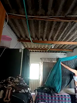 Valen Person online show from November 4, 2025, 4:22 pm