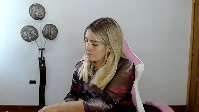 nanis milf online show from December 19, 2025, 1:46 pm